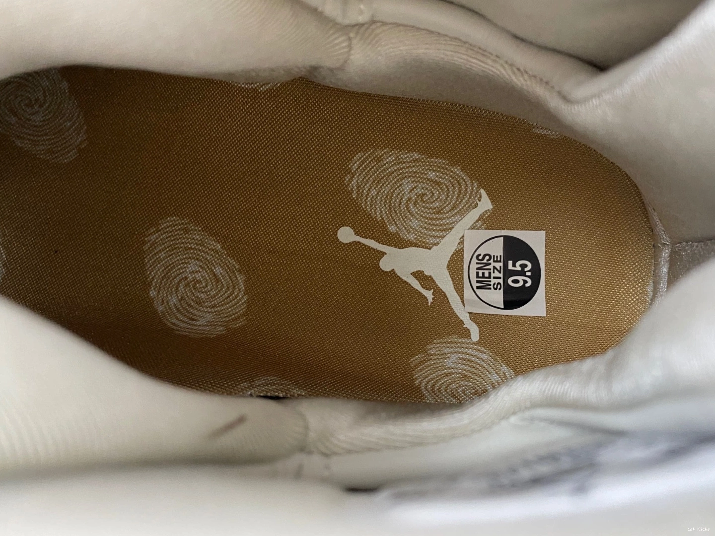 Men's 8 832821-030 - Champagne Retro Jordan 0325